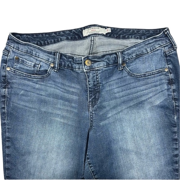 Torrid Women’s Plus Size Blue Stretch Mid-Rise Skinny Jean Size 20 - Picture 4 of 9